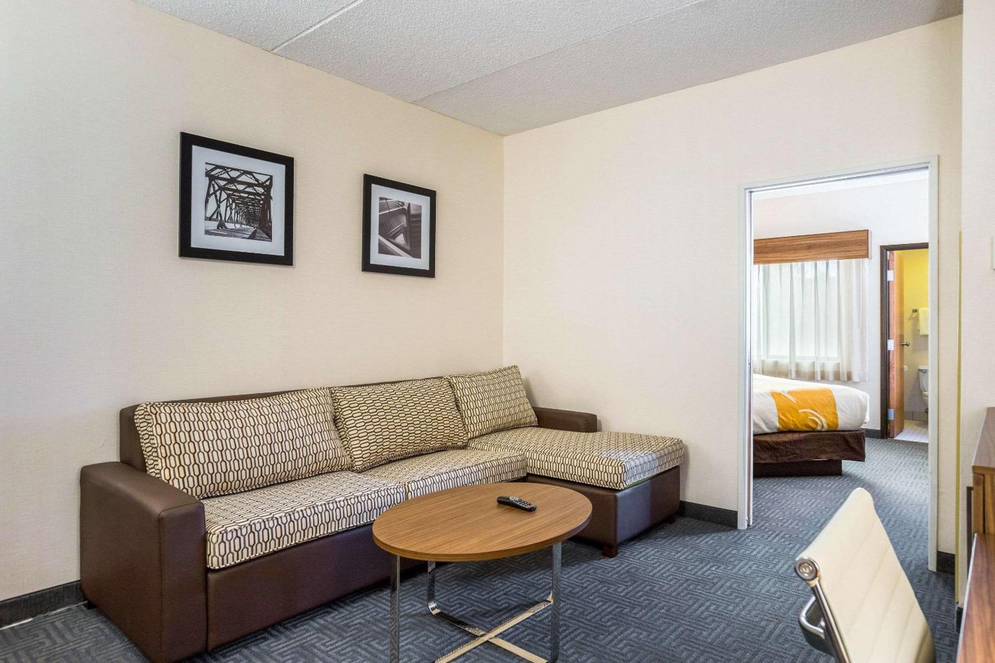 King Suite - Disability Access/Non-Smoking