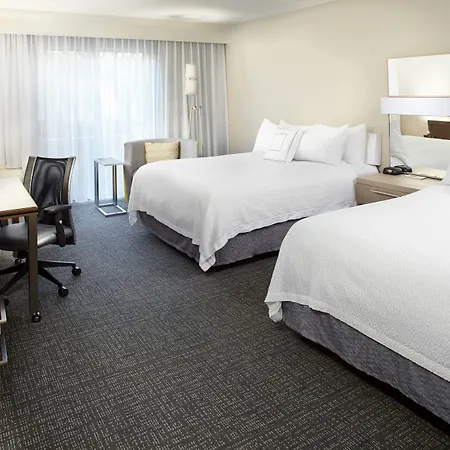 Courtyard By Marriott Lansing-2